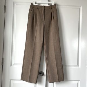 Aritzia Effortless Pant (Re)ssential
